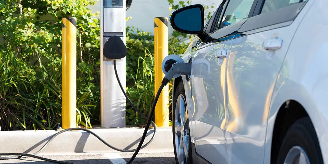 Which Is Better: an Electric Car or Hybrid?